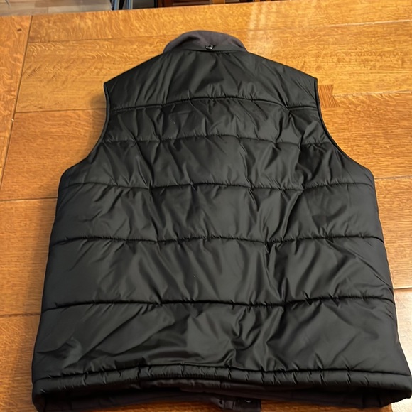 Levi’s Puffer Vest (Size M) - Picture 10 of 12